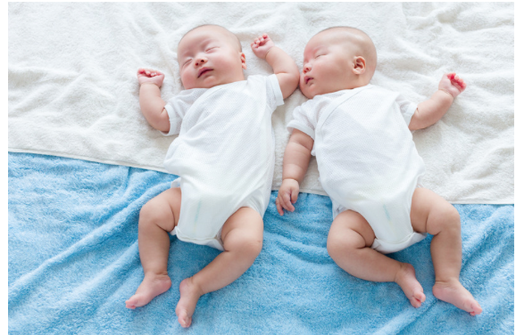 expert newborn twin care